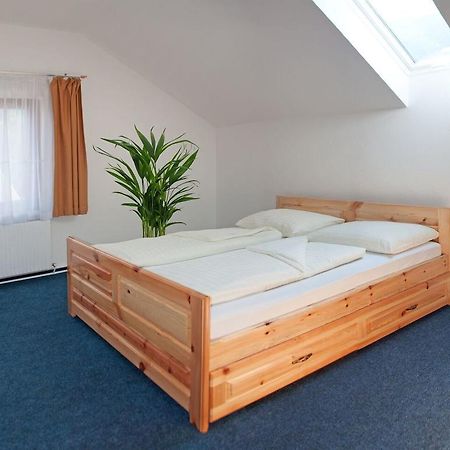 Gasthaus Pension Goldeck Spittal an der Drau Exterior photo